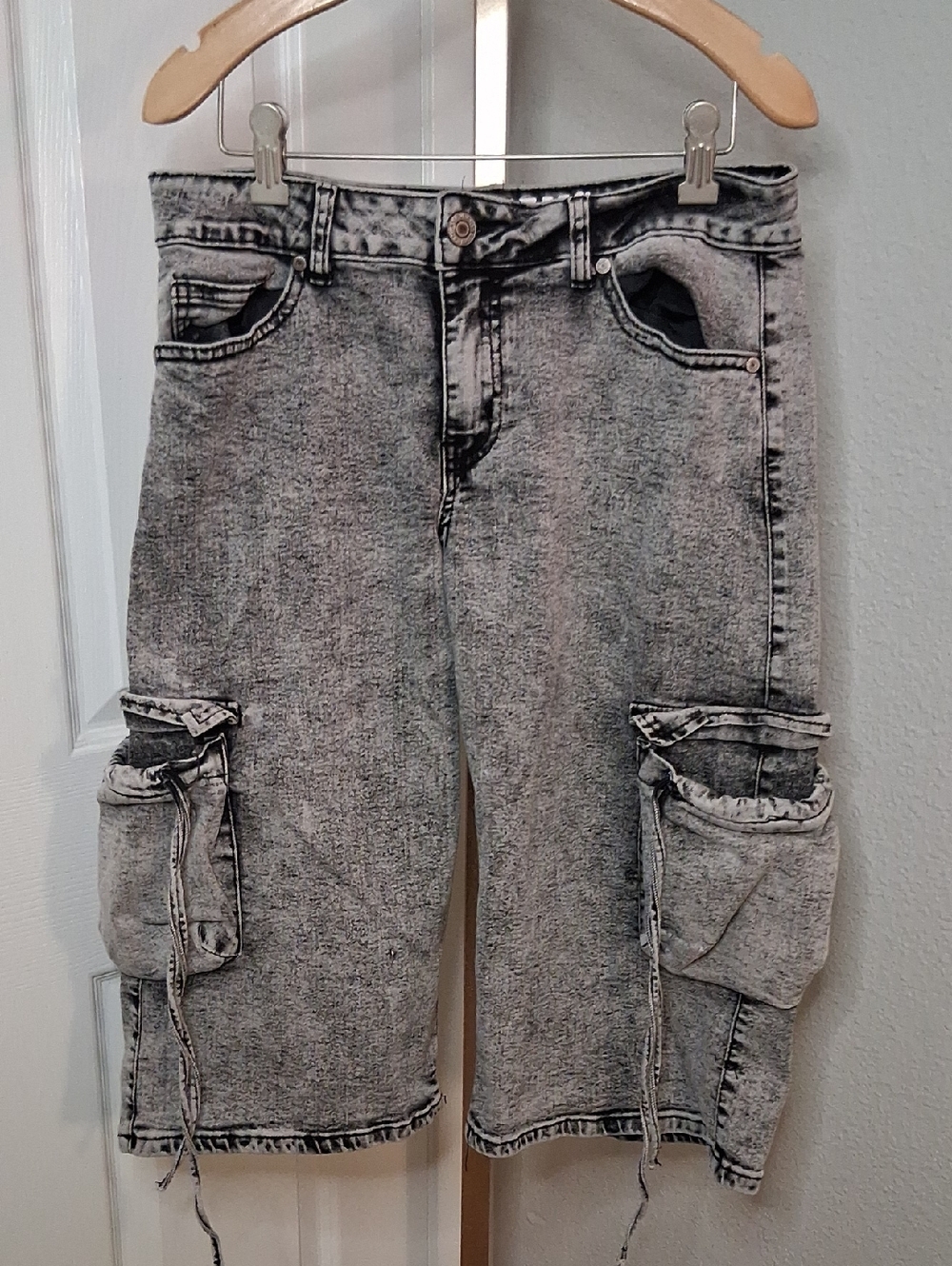 VIP Jeans Cargo Acid Wash Shorts Size 7/28